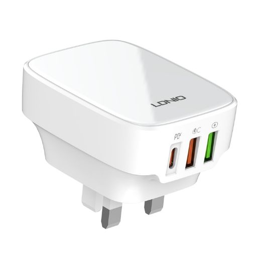 LDNIO Q334 32W Type-C + Dual USB Charger + 1m Data Cable - UK Plug - 1