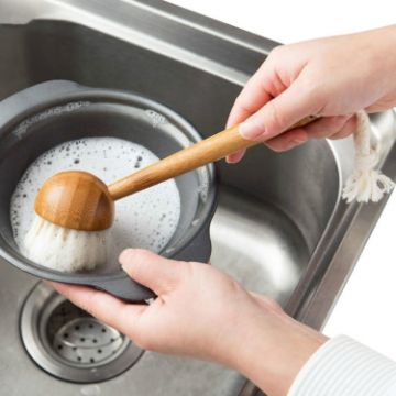 Wooden Non-Sticky Oil Washing Pot Brush with Long Handle for Kitchen - 1
