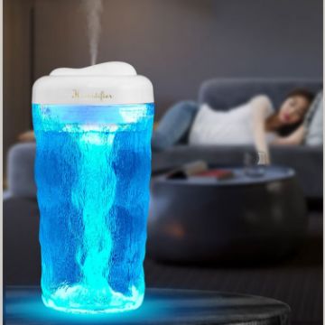 Iceberg Small Car Humidifier - Mute Colorful Aromatherapy (White) - 1